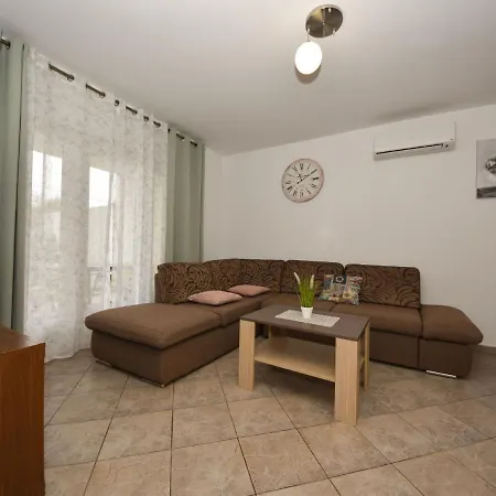Ivor-2 By Interhome *