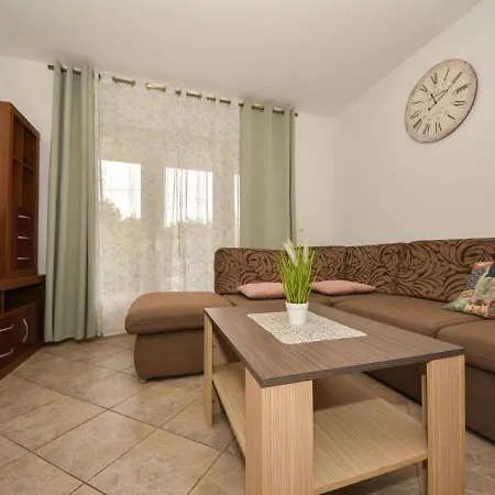 Apartmán Ivor-2 By Interhome *